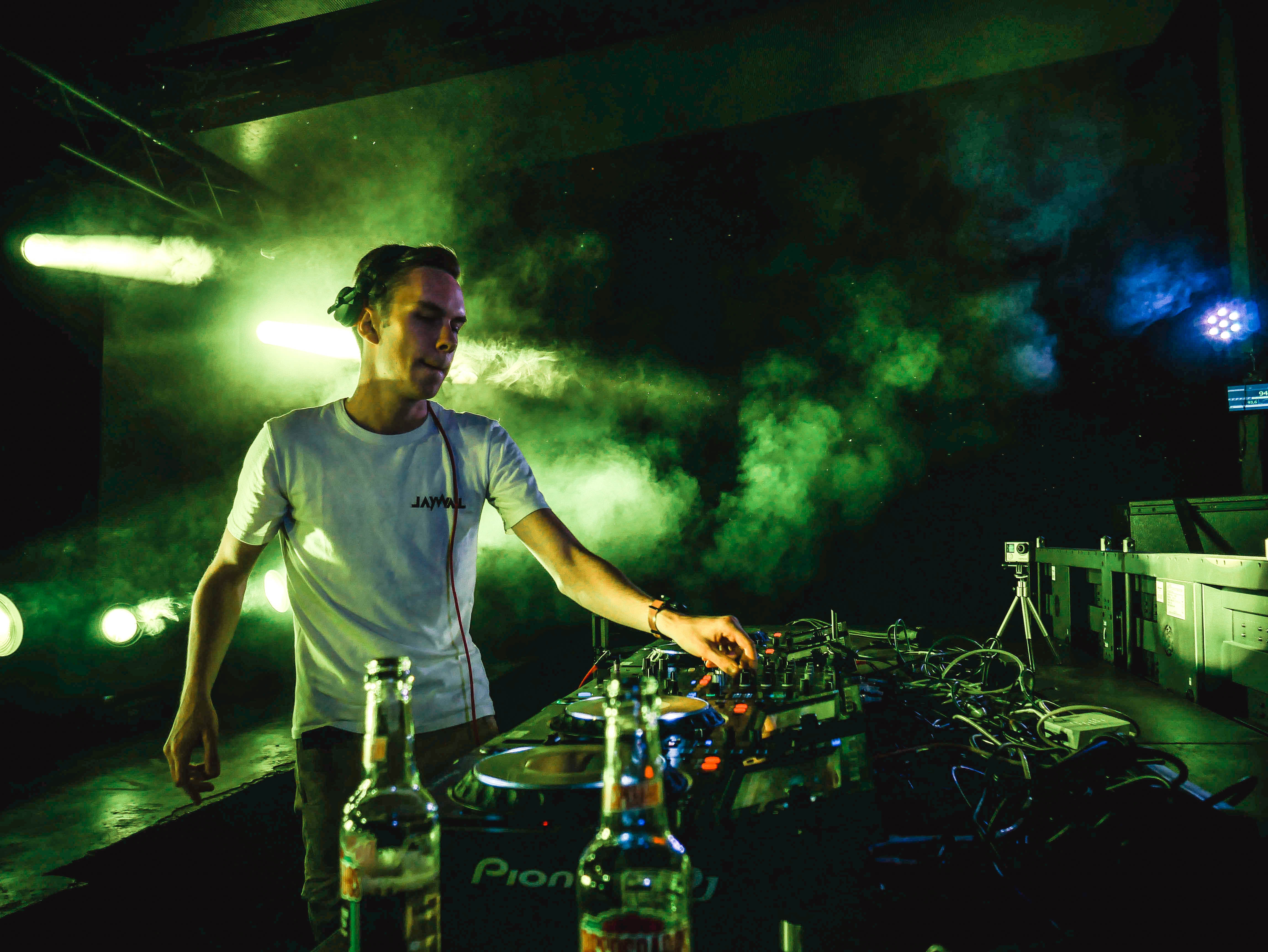 Enrico sangiuliano a further existence digital. Диджей Мэн. Диджей в лесу. DJ. Диджей саунд.
